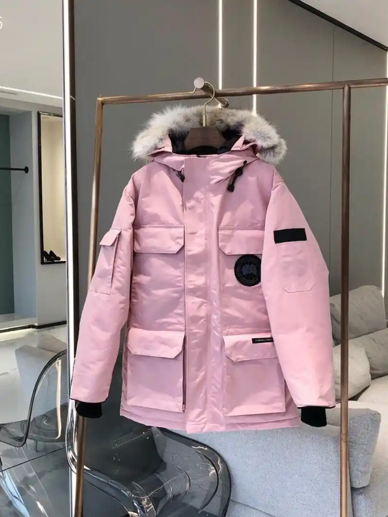 canada goose/加拿大鹅 粉色真是超显白的哦,北方的冬天怎么可以少了