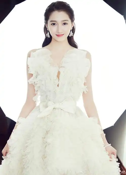 关晓彤回忆与爷爷过往吾家有女初长成