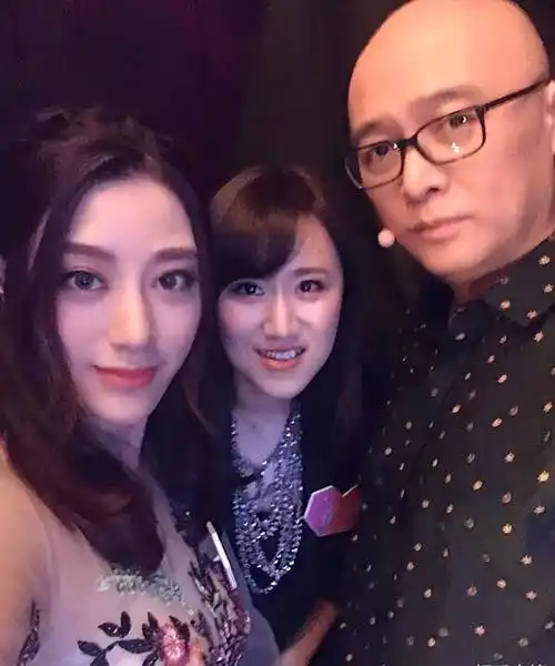 孟非成名后老婆对他起疑心,他带老婆去见美女同事,老婆瞬间哑然_李雪