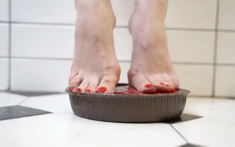 miss ellie|芭蕾舞脚踩蛋糕