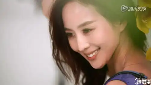 张钧甯蓝银色穿搭清澈罗马风时尚写真916