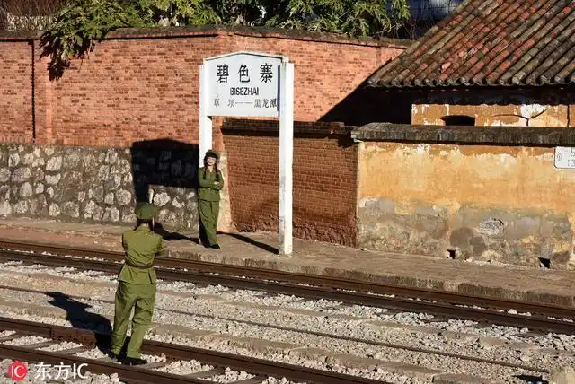 芳华火车站剧照(芳华火车站经典镜头)-天晟网