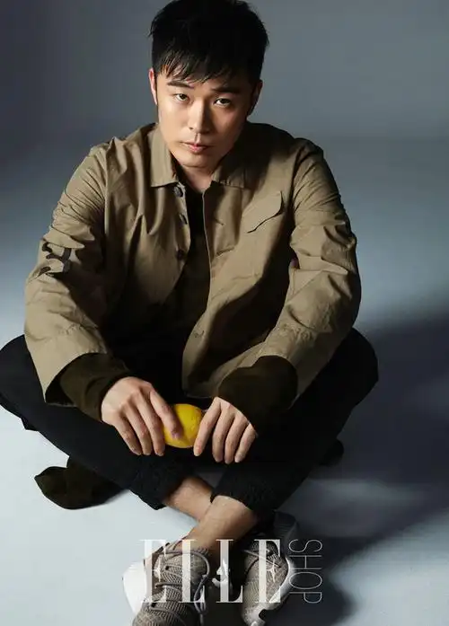 陈赫一改往日嬉闹 全新时尚大片简约随性