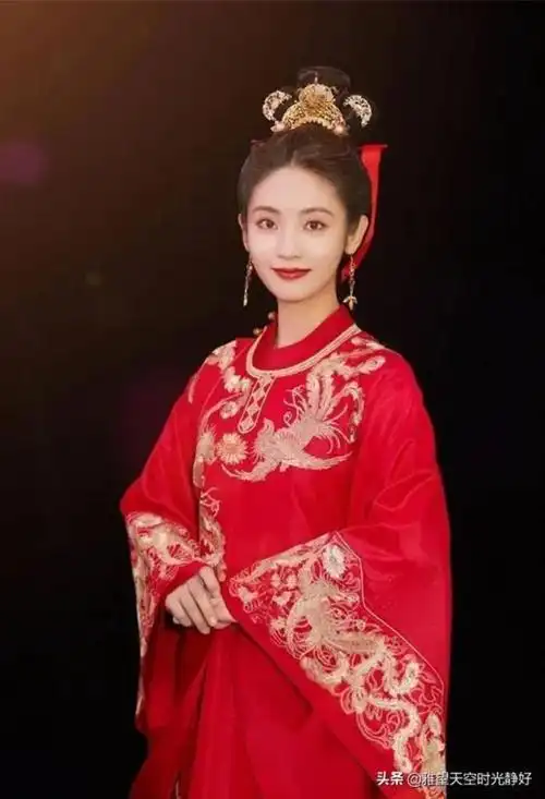 凤霞披冠十里红妆古装,古装十大绝美嫁衣