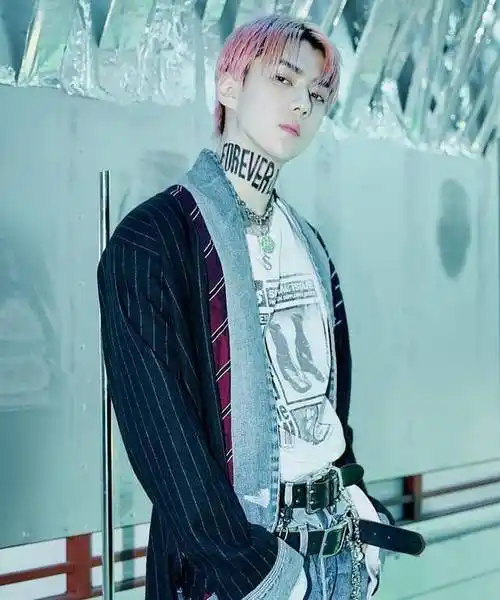 吴世勋"猫系男神"穿搭风养成指南,让男朋友们自带高冷范儿_颜色_风格