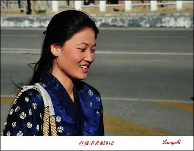 不丹人的习俗 不丹人的信仰 不丹门神