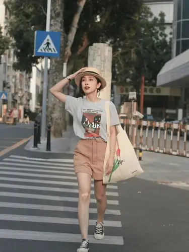 158小个子穿搭春夏必备的甜酷女孩搭配