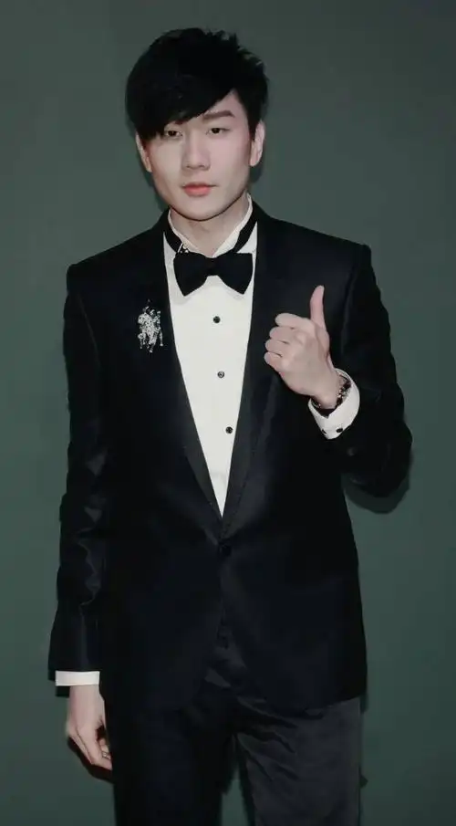 手机壁纸林俊杰