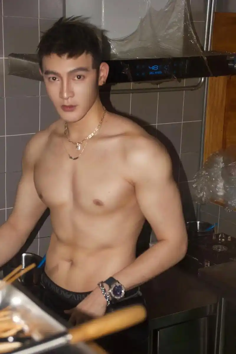 冉家坝食叁金烧烤肉酒厂.#身高188 #美 - 抖音