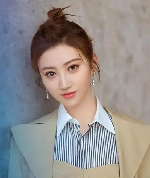 和贵人分手后娱乐圈的残酷在景甜身上展现得淋漓尽致