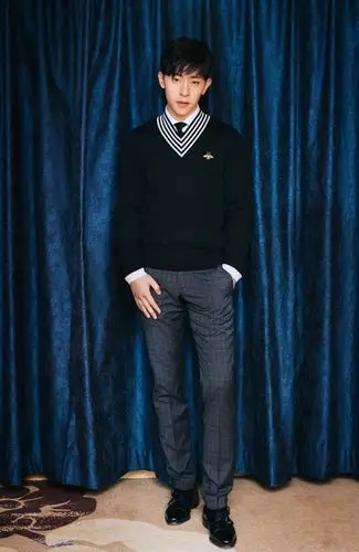 2018.4.7邓伦穿着john lobb出席品牌活动