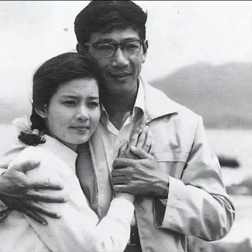 回顾米家山和潘虹离婚后无儿无女对父亲有愧今和前妻当亲人