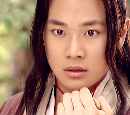 明明是他在拦着沉香(曹骏饰),拆散他们一家人,结果最后他反而成了最大