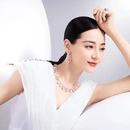 御木本品牌官方在其全域官网更新了全球代言人迪丽热巴@dear-迪丽热巴