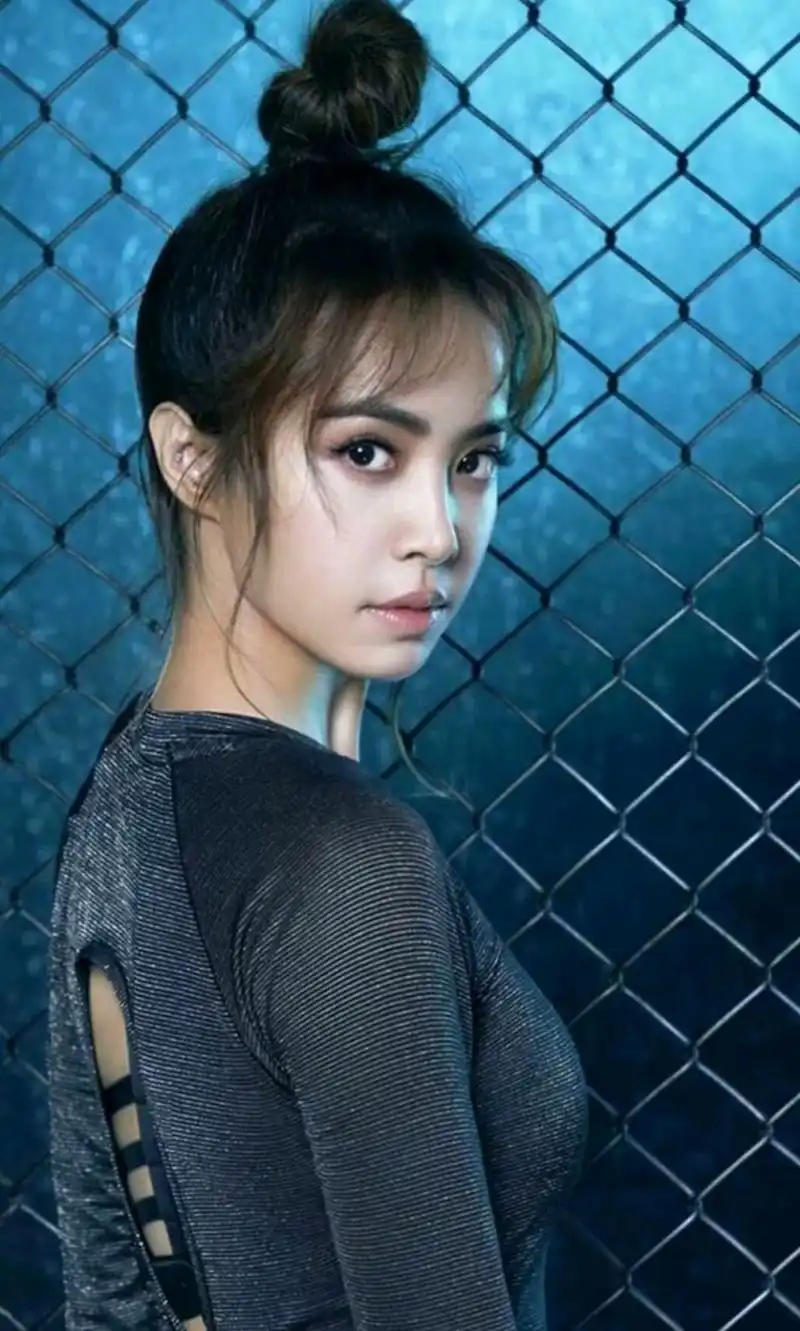 许多网友可能并不了解,年轻的蔡依林是通过选秀节目走向舞台的.