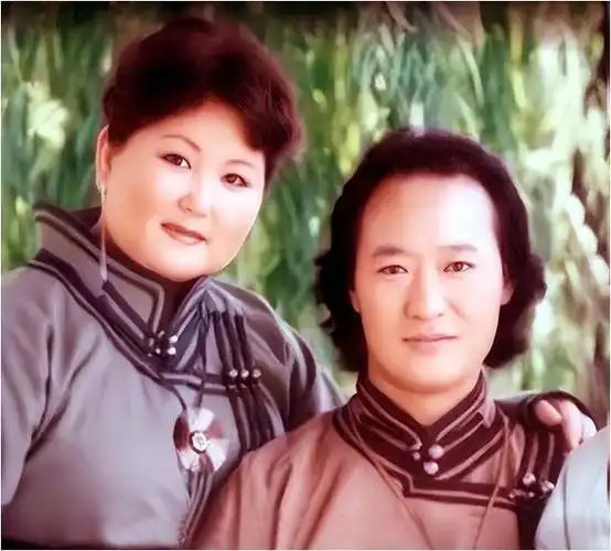 布仁巴雅尔离世5年,妻子仍在悲痛之中,三个儿女的坚持让人感动