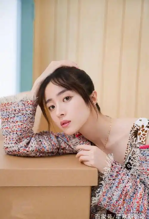 胡一天《暗恋》杀青,再度回归校园,与胡冰卿开启苦涩的暗恋之旅_角色