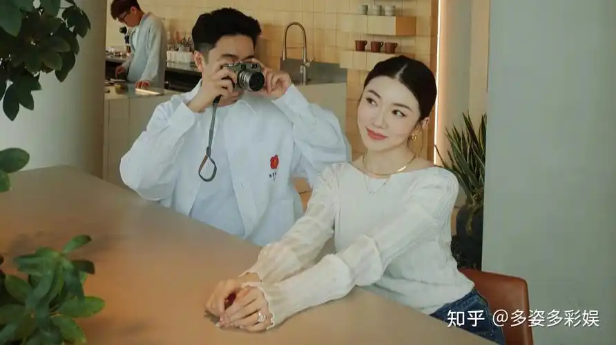 郑恺前女友程晓玥晒出新恋情,大钻戒亮眼,男友帅气已求婚成功 - 知乎