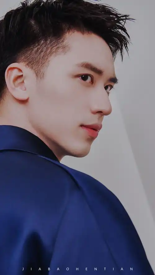 可以用许魏洲的照片帅惨我吗