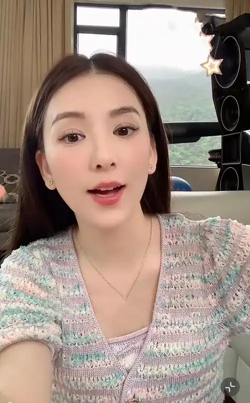 但日前方媛突然自爆,原来她之前在生完宝宝后也曾出现过「衰老焦虑