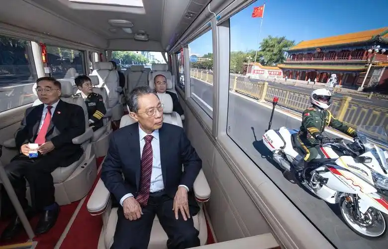 "人民英雄"陈薇:我们承担更多的危险 人民就更安全