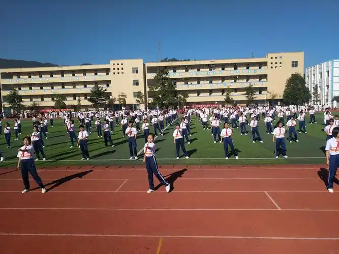 贵定县第四中学第五届运动会开幕啦