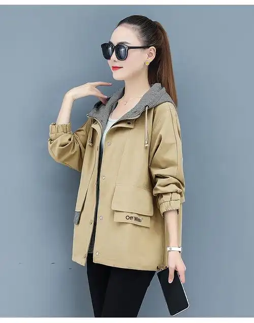 艳如飞二八月外套女春秋2020新款中年妈妈上衣夹克韩版宽松短款秋季