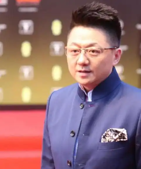 金炜(中国内地男主持人)_尚可名片