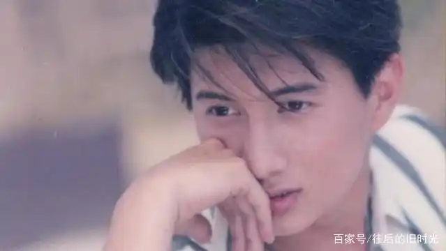 一组照片告诉你,吴奇隆年轻时候的样子,这才是真正的小鲜肉