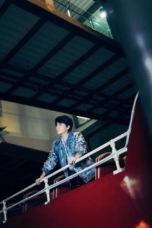 meloveyou舞台#王俊凯《let me love you》舞台造型刺绣牛仔外套造型