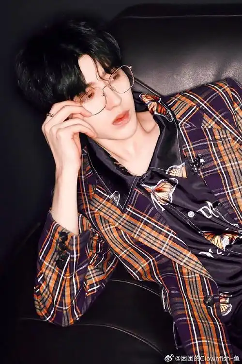 锁骨 完美下颚线 建模脸=蔡徐坤  #蔡徐坤