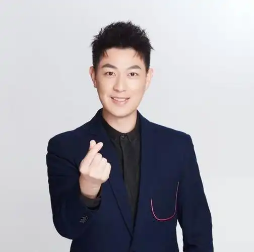 栢都荟购物广场毛毛虫哥哥小朋友们最喜爱的央视少儿栏目主持人那就是