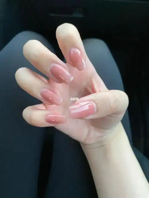 颜色:乳白色底 冰透粉#黄皮美甲  #美甲  #美甲分享