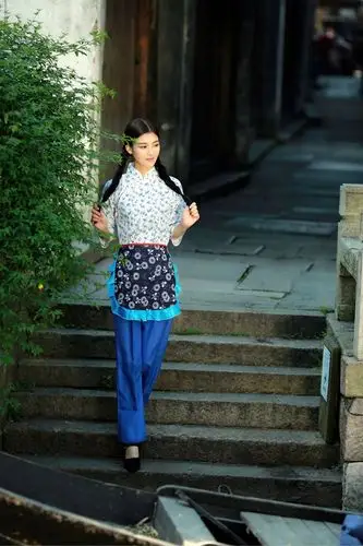 江南水乡清纯的美眉美图