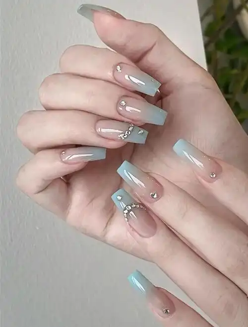 100 款显白显嫩夏日美甲!一口气挑到爽!