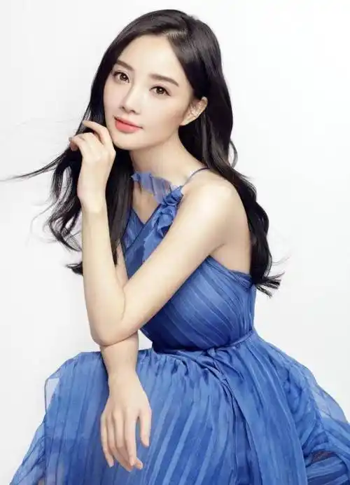 "天之娇女"李小璐:做顿饭3个保姆伺候,无戏可拍却身价上亿!