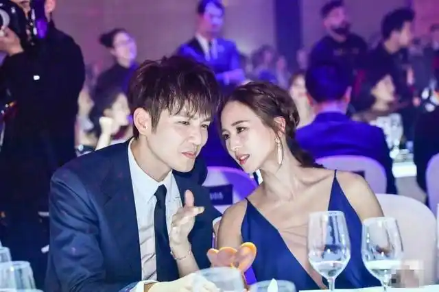 47岁不老男神钟汉良与张钧甯拍吻戏让人脸红心跳私下却不理她