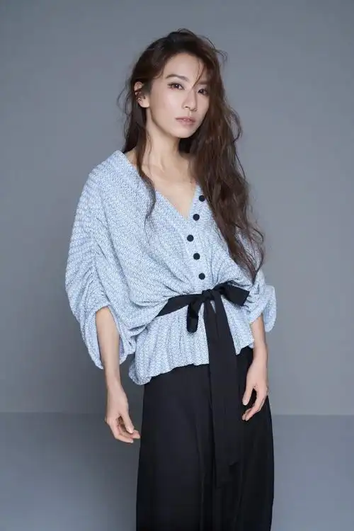 田馥甄优雅性感写真图片_明星_美桌网