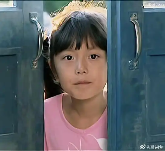 赵今麦从小到大脸也没怎么变哈哈哈