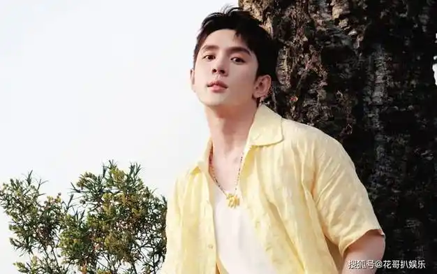 李佳琦参加《披哥》路透曝光,疑似利用综艺节目,挽回自己路人缘