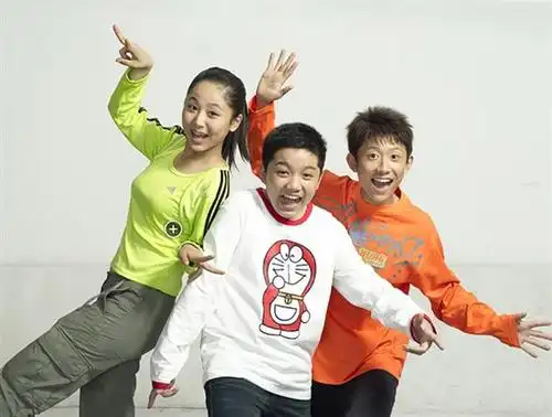 张一山杨紫合照 或因《家有儿女初长成》即将开拍