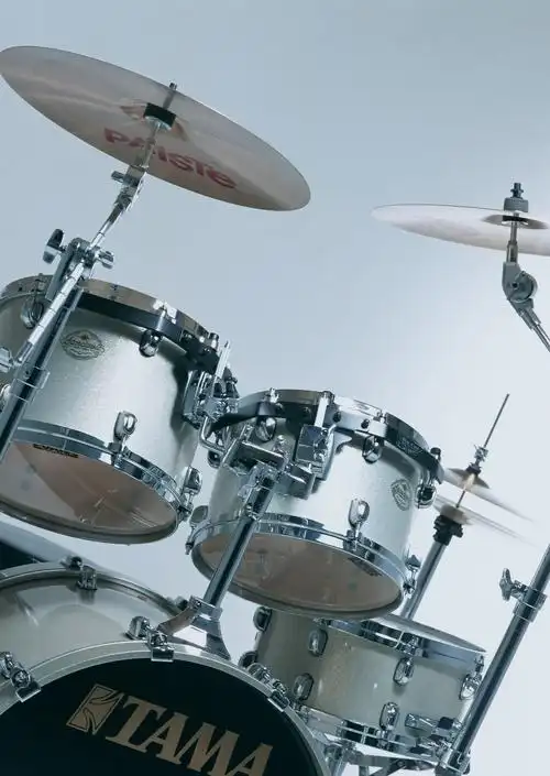 架子鼓(又名爵士鼓)是一种打击乐器,雏形起源于中国,最早可追溯到明朝