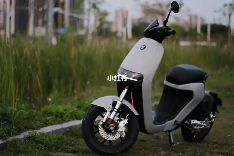 小改新国标电动车天花板九号c90