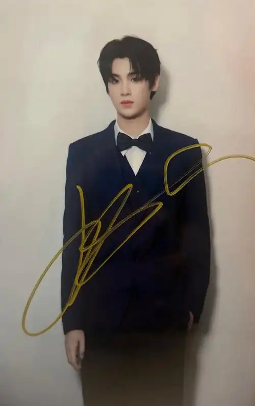 送黄明昊@jjjustin0219签名照啦】#电影默杀提档#7月3日全国上映,关注