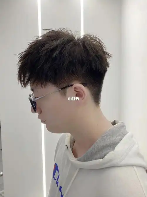 男士摩根烫安全下车 厦门烫发 厦门理发店