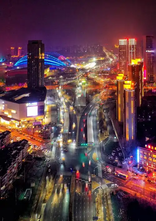 牛年新春,夜幕下的沈阳