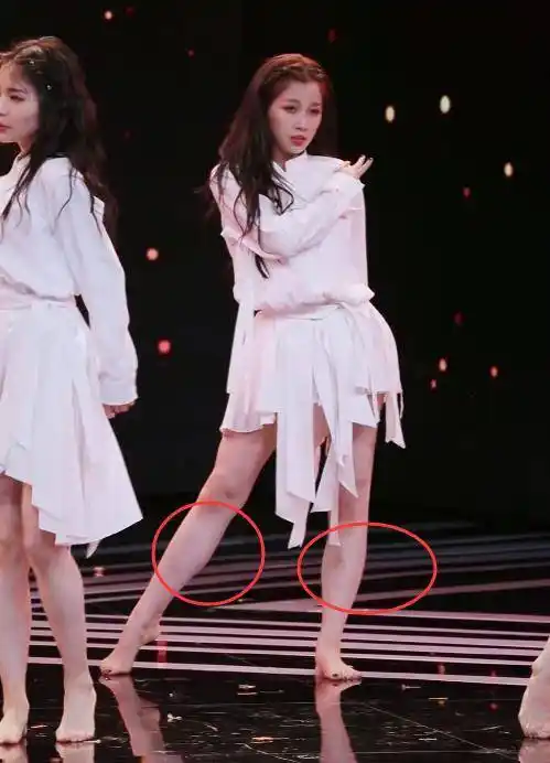 原创虞书欣公演直拍跳舞时与身边队友对比才明白她为啥吃玉米漂亮