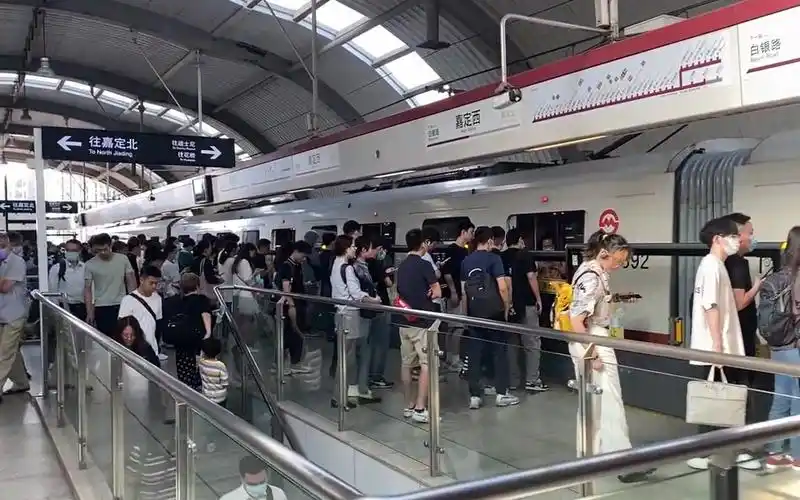 【疯狂早高峰】上海地铁11号线嘉定主线段早高峰大客流实录