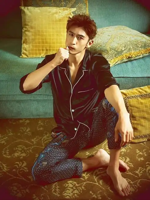 看张云龙时尚穿搭,get他的时尚衣品