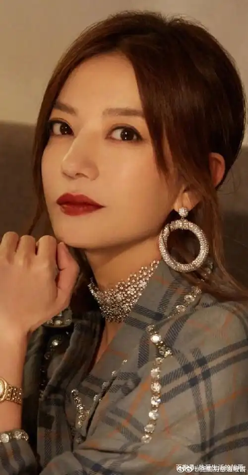 中国最有钱的三位女明星